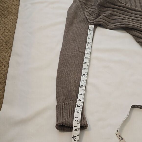 White House Black Market Long sleeve ribbed tunic. Taupe color. Size XSmall - Picture 9 of 11